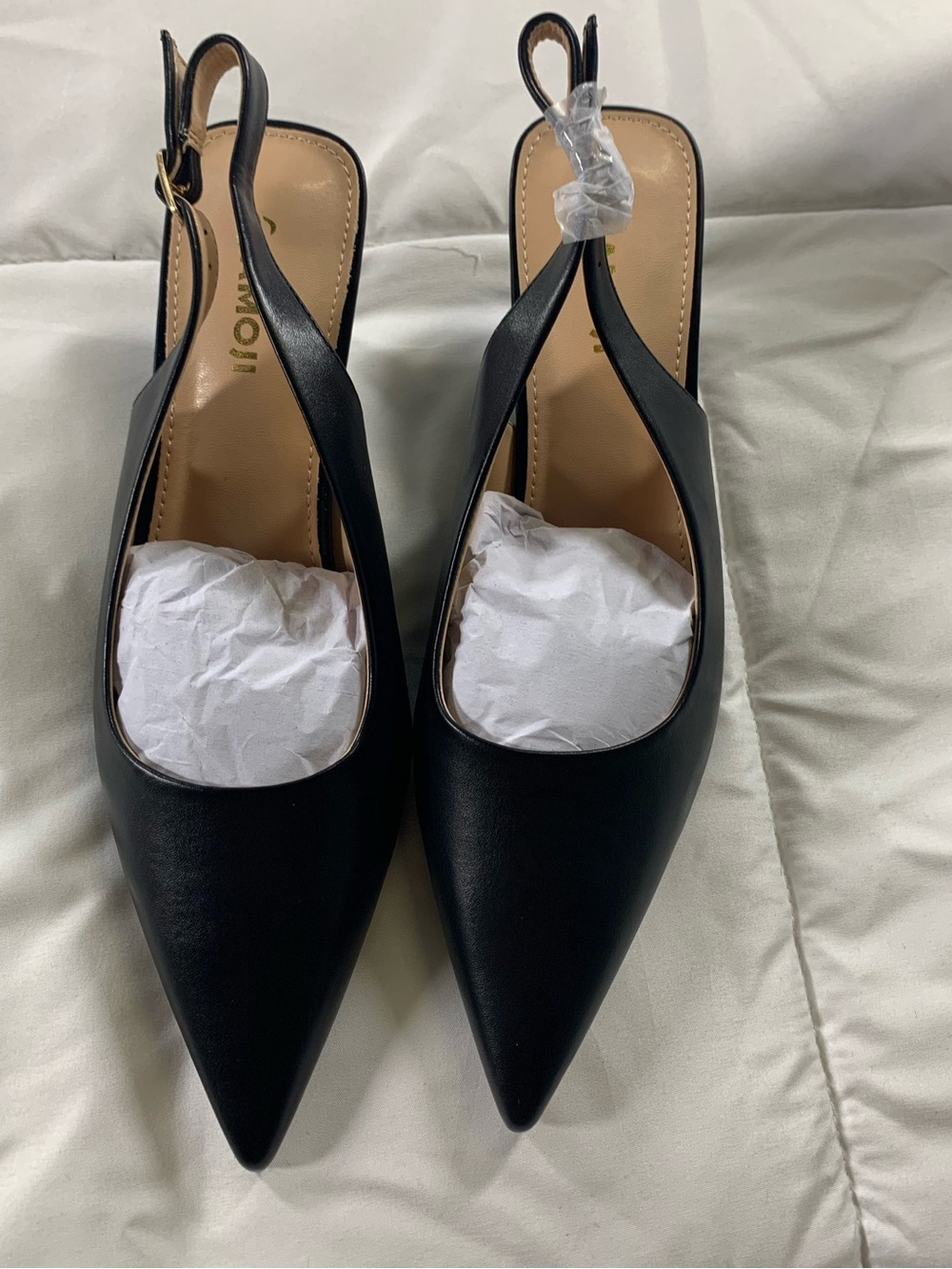 New in box AMOJI heels womens size 40